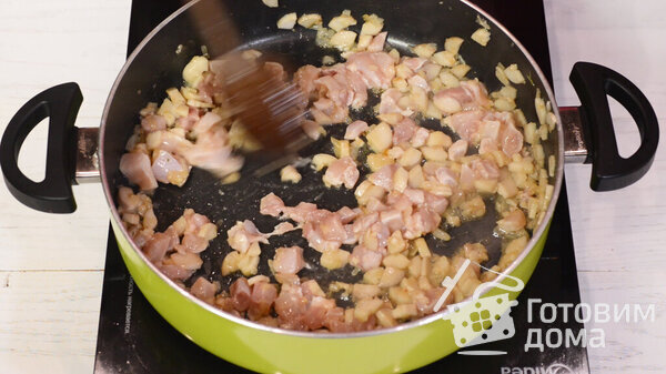 Шампиньоны, фаршированные курицей и сыром, в духовке фото к рецепту 7